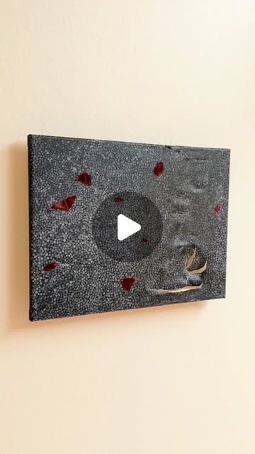 EARS 🎧 "youdontknowmebutyouhurtmeeveryday" from the Supine LXXXVI collection. We get lost in our own ways of thinking, and fail to see that which lies right beneath us. Schneed stands in solidarity w…