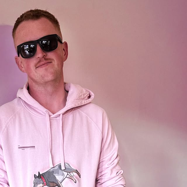 Local hotboy and Friend™ of the collective, @mike.d.bichael, sporting a Schneed side-dog hoodie. We're thrilled to be in this man's wardrobe. Stay sweet and bless you ✌️ #schneed #schneedcollective #m…